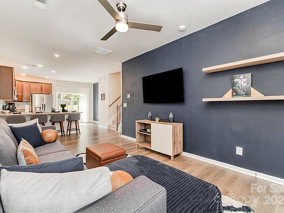 3rd image of 348 Zocalo Dr