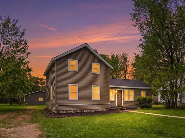 600 Royalton St, Waupaca, WI 54981