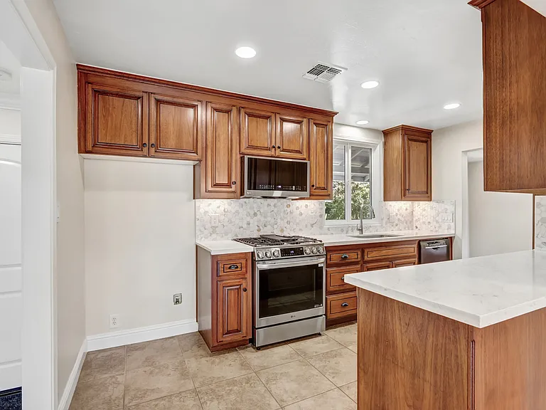 4521 Juno Way — Photo 9