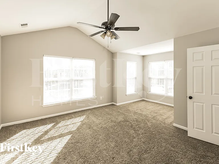 7826 Cafferty Cir — Photo 9