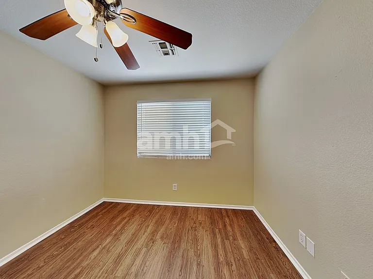 7926 N 54th Dr — Photo 18