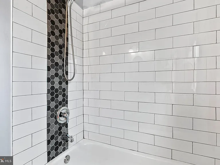 1015 Lyndhurst St — Photo 29