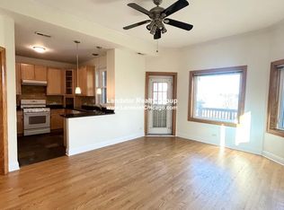 754 W Bittersweet Pl #87, Chicago, IL 60613