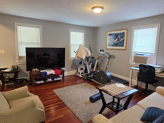 3rd image of 14-16 Vara Ln #14
