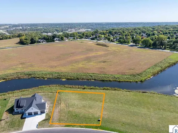 2128 Deerwood Dr, Mankato, MN 56003