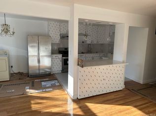 61-36 219th St FLOOR 2, Oakland Gardens, NY 11364