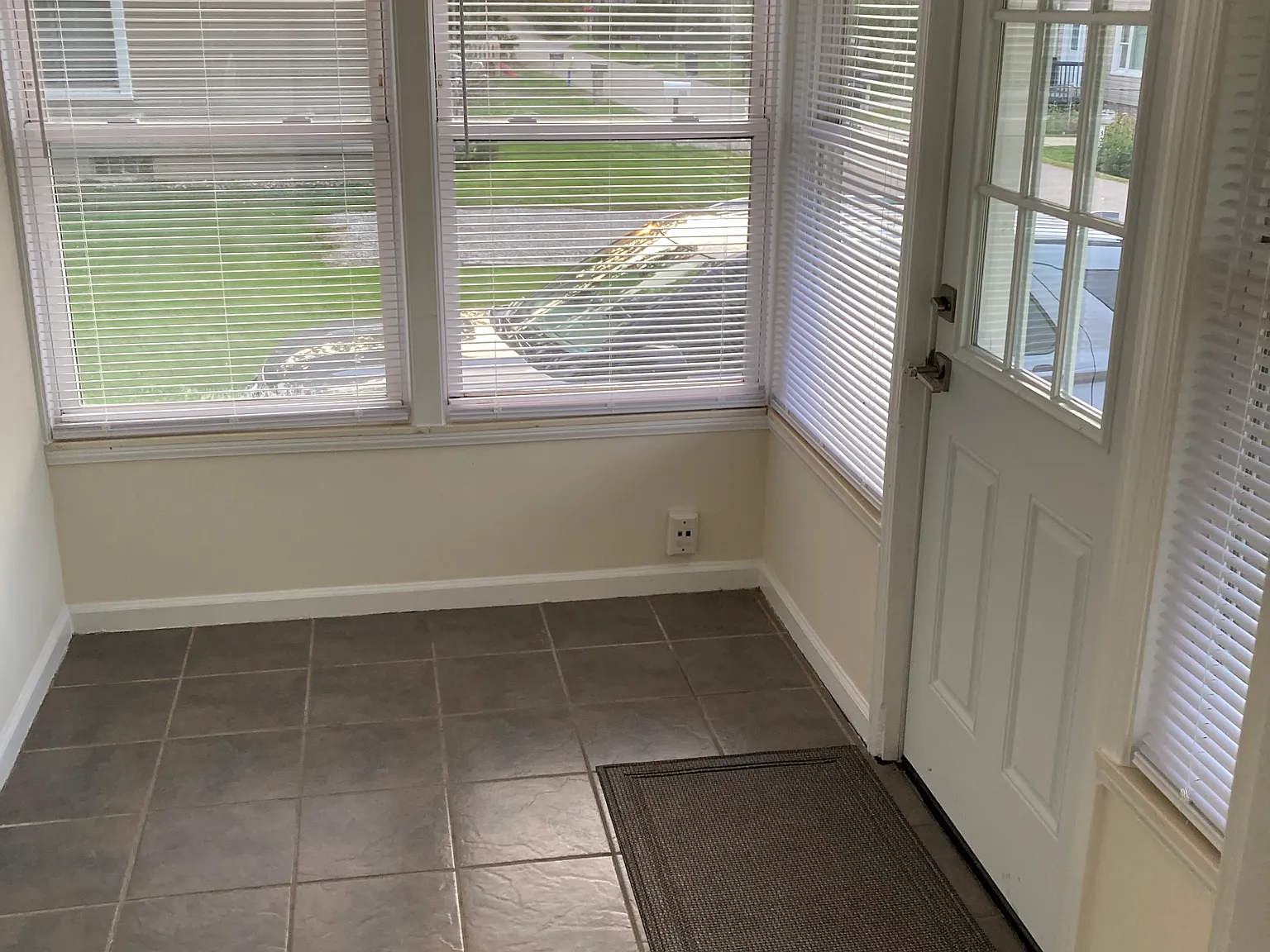 2 bed, 980 sqft, $1,100 — Photo 2