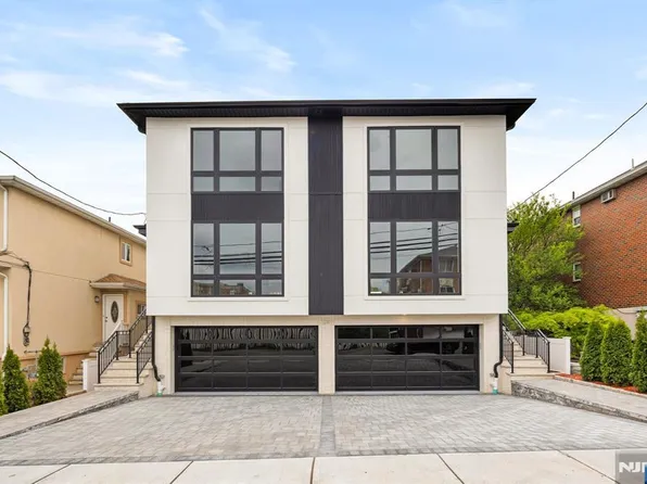 332 12th St #A, Palisades Park, NJ 07650