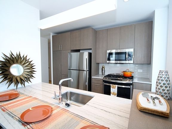 5th image of 86 Fleet Pl APT 24Q