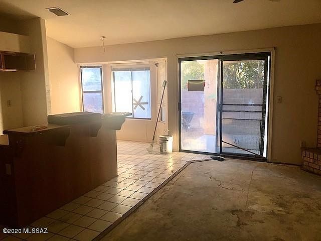 2nd image of 2851 W Chalfont Dr