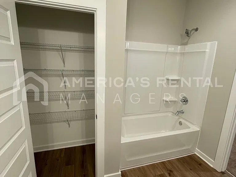 2124 Sullivan Dr — Photo 12