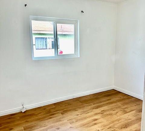 4th image of 2767 Glenwood Pl