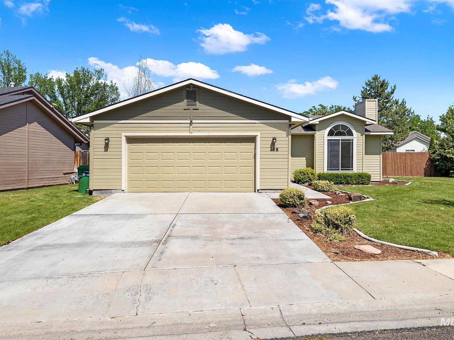 108 S Crest Wood Dr, Meridian, ID 83642 | Zillow