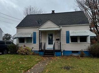 1090 Hartford Ave, Akron, OH 44320