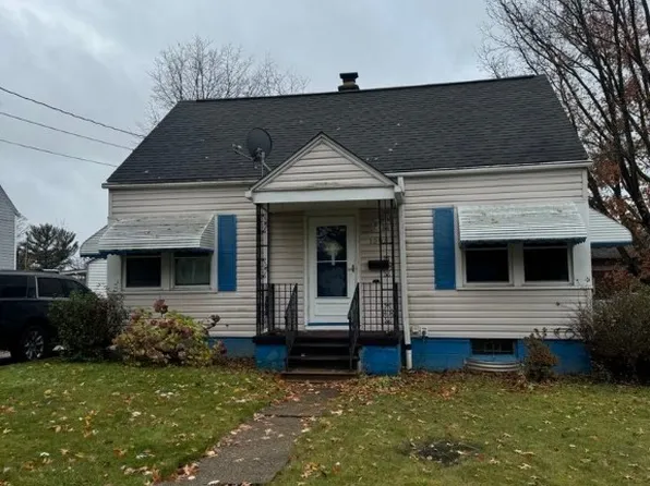 1090 Hartford Ave, Akron, OH 44320