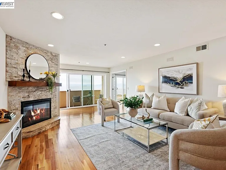 933 Shoreline Dr #203 — Photo 6