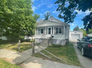 130 Main St, Marinette, WI 54143