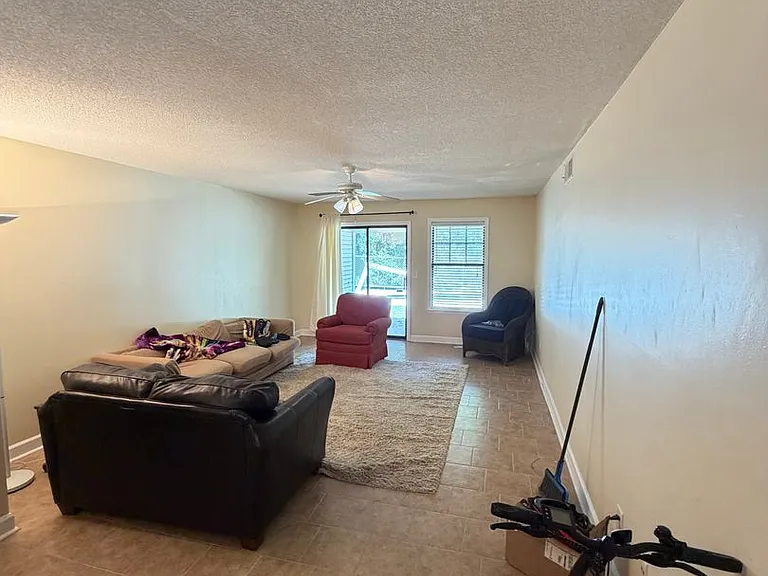 210 Appleby Dr #125 — Photo 5