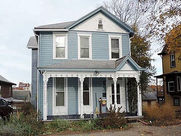 3rd image of 305 Oakland Ave