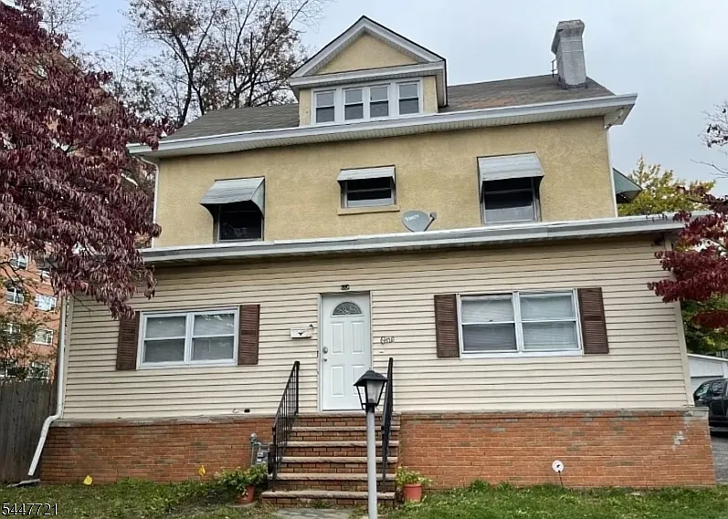 2 bed, 1.0 bath, $2,600 — Photo 1