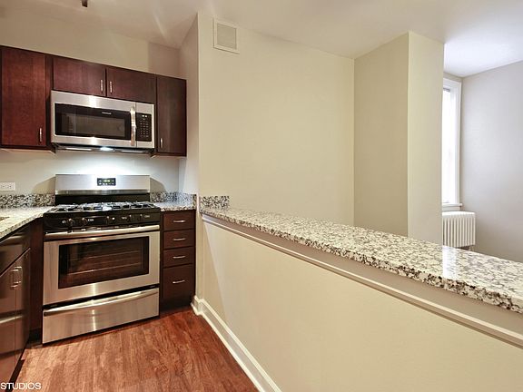 5th image of 432 W Belmont Ave APT 507