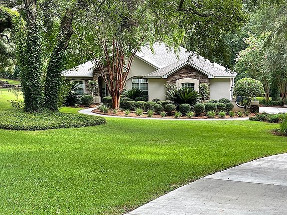 2nd image of 8225 Queen Anna Dr