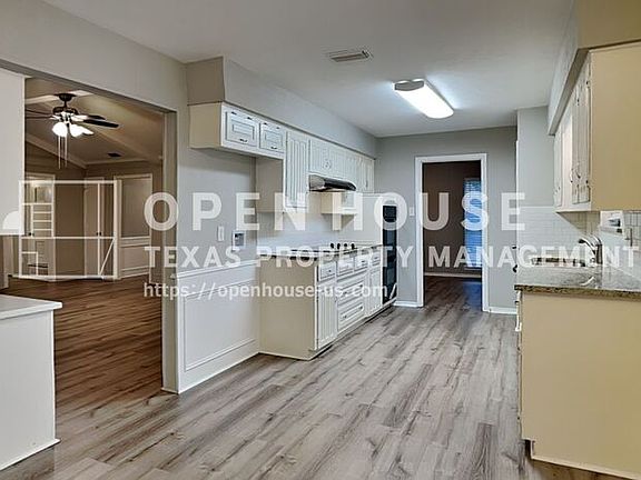 5th image of 2705 S Colfax Cir