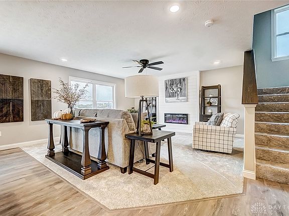 5th image of 220 Fox Harbor Dr