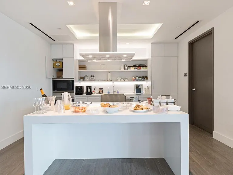 17111 N Biscayne Blvd #1703 — Photo 11