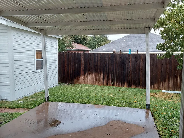 1718 Ryanfeld Dr — Photo 5