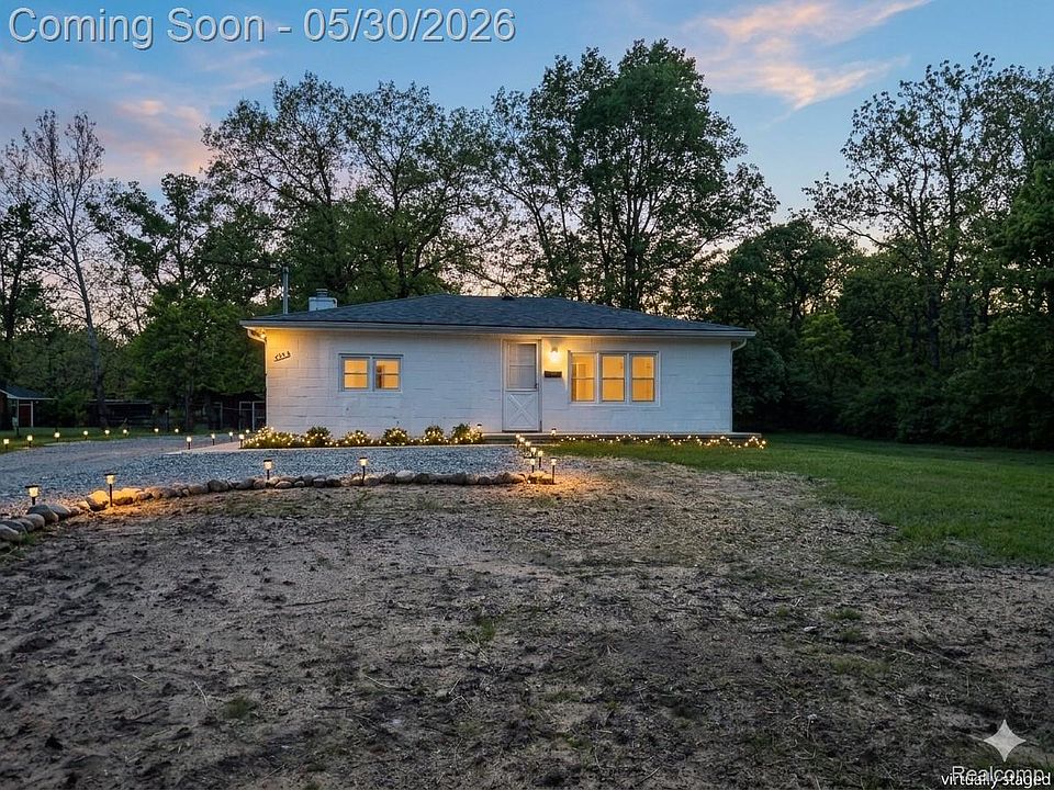 1st image of 450 1st Ave