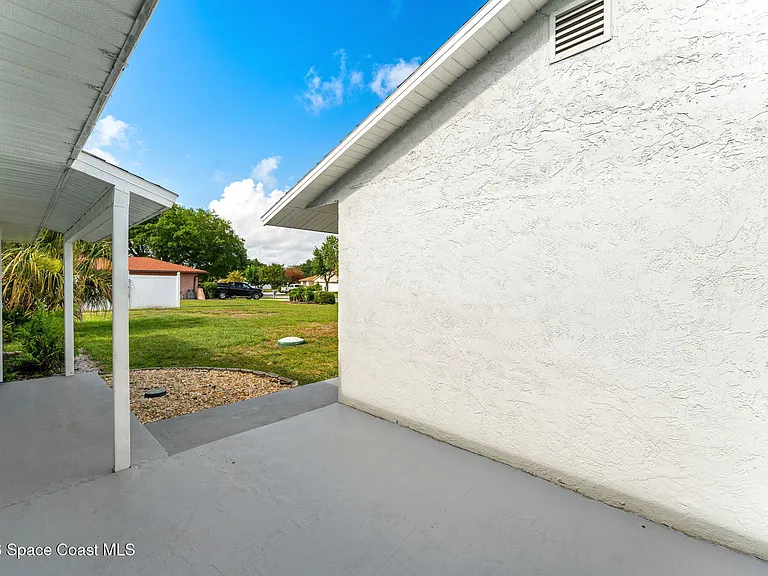3077 Sea Gate Cir — Photo 22