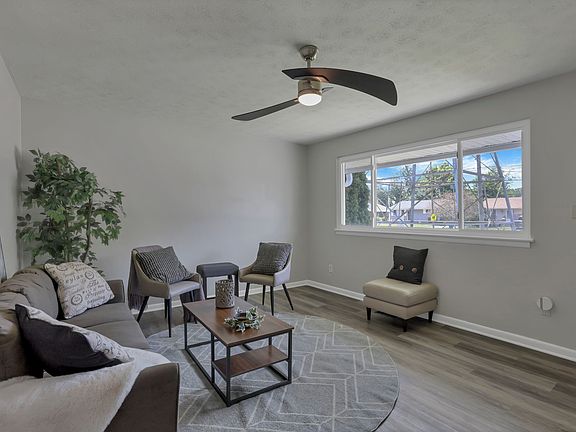 3rd image of 3136 Parsons Ave