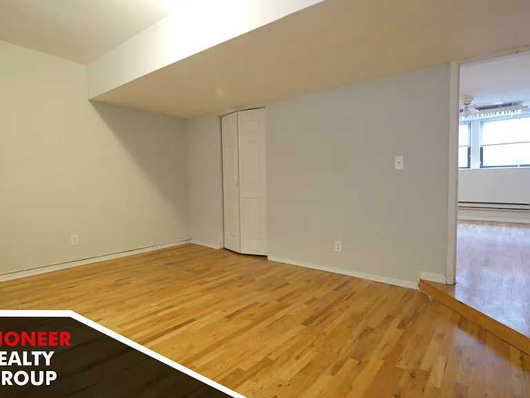 654 W Cornelia Ave #65622 — Photo 3