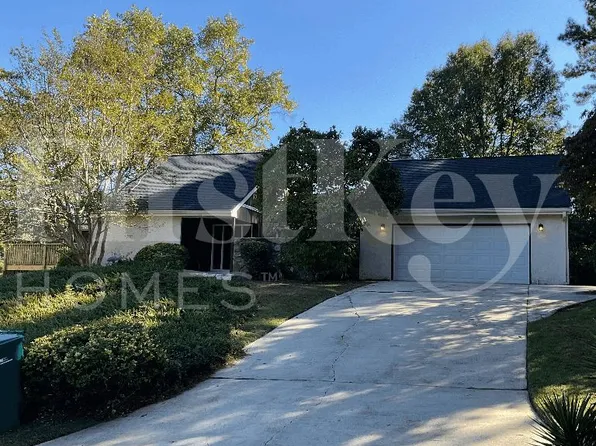 1384 Huntsmen Gln, Riverdale, GA 30296