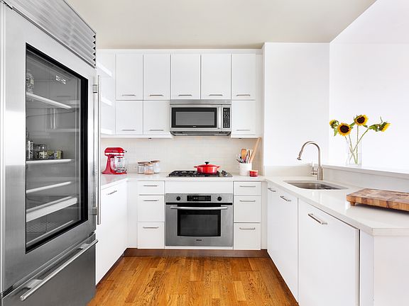 3rd image of 635 W 42nd St APT 17D