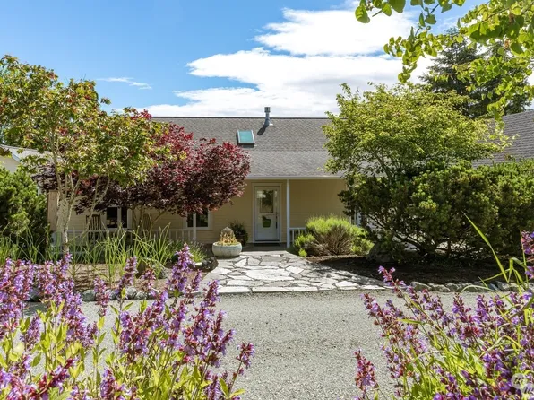 507 NW Broadway, Coupeville, WA 98239
