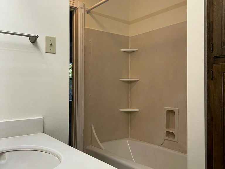 5029 Claycut Rd #4 — Photo 11