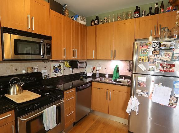 3rd image of 4748 N Washtenaw Ave #03