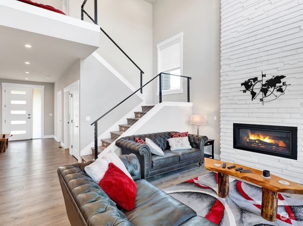 2118 Hearthstone Street, Ferndale, WA 98248