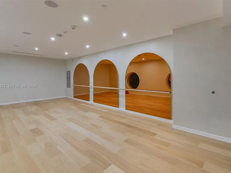 90 NE 32nd St #618 — Photo 27