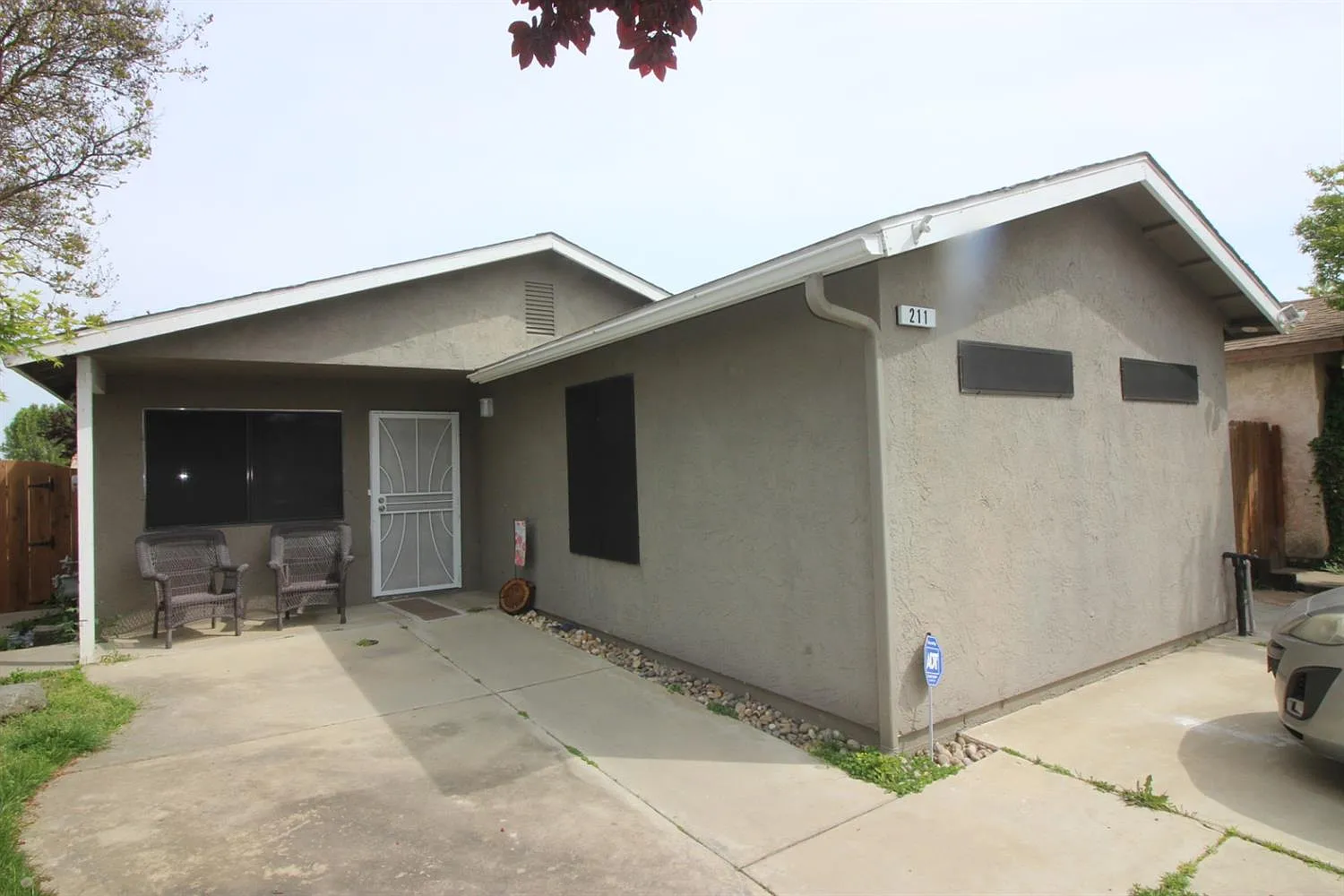 211 Mariposa St photo 1