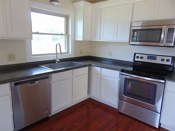 3rd image of 129 Dana Ln