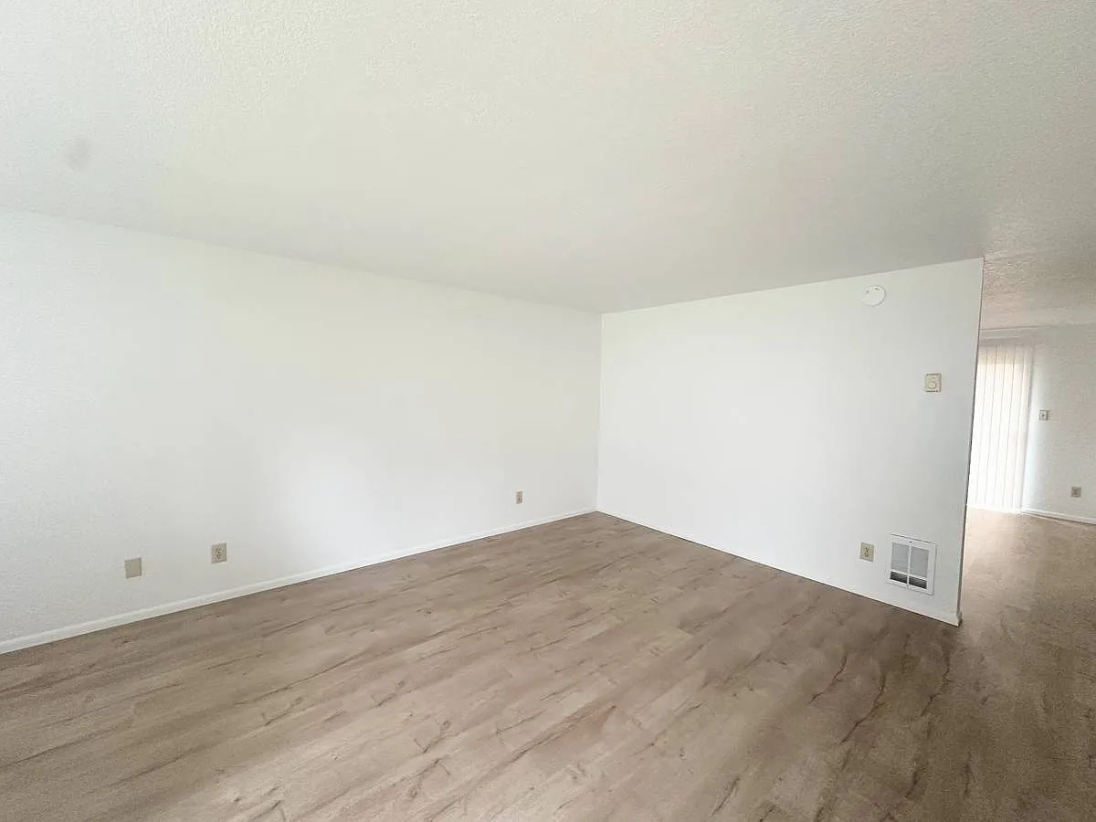 2 bed, $1,695 — Photo 2