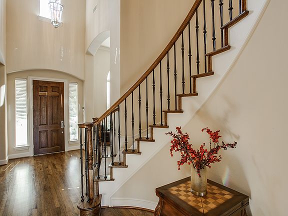 3rd image of 2609 Clipper Ct