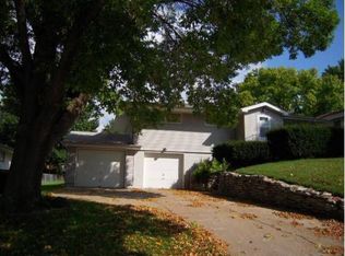 3309 S 44th St, Omaha, NE 68105