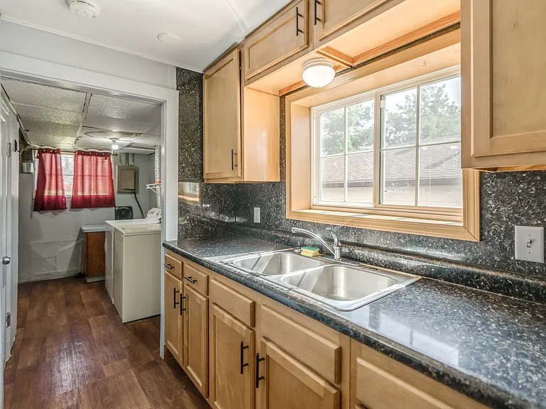505 S 10th St — Photo 6