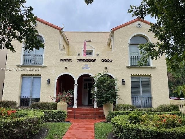 1st image of 226 Sidonia Ave