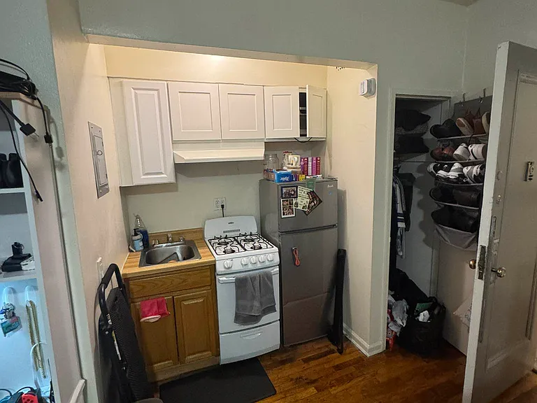 226 E 29th St #3D — Photo 9