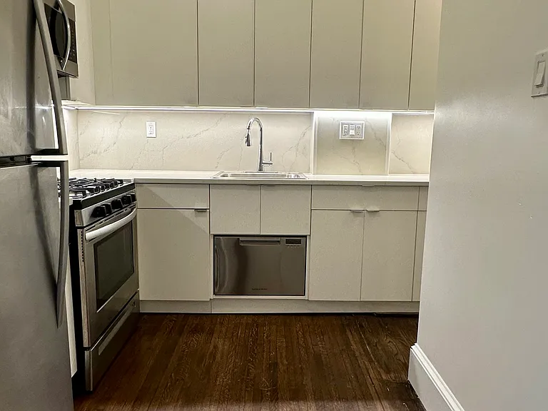 949 W End Ave #2E — Photo 7